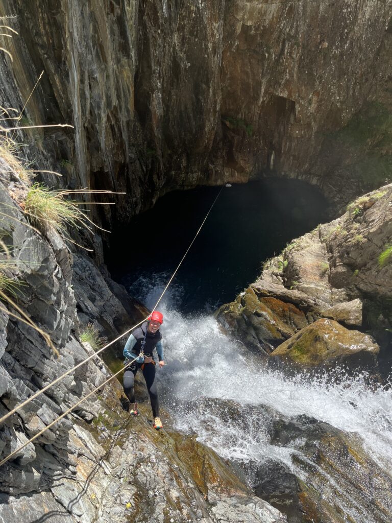 Canyon sportif du Maillet intégral avec Paidagogos, descente en rappels et sauts